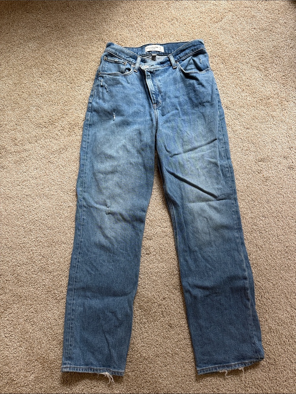 Abercrombie & Fitch Straight Leg Jeans - Light Blue Wash